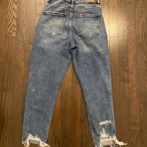 American Eagle dark wash stretch mom jeans size 6